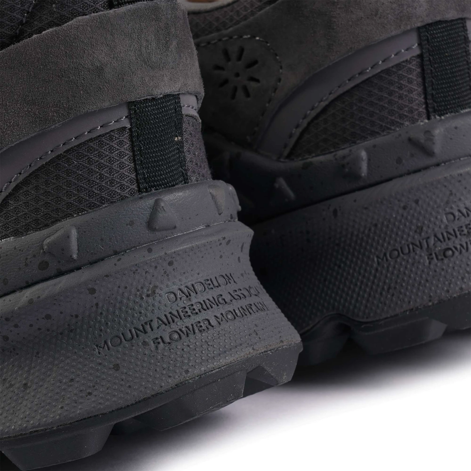 Flower Mountain Kotetsu - Black 6 Flower Mountain Kotetsu - Black - Image 6