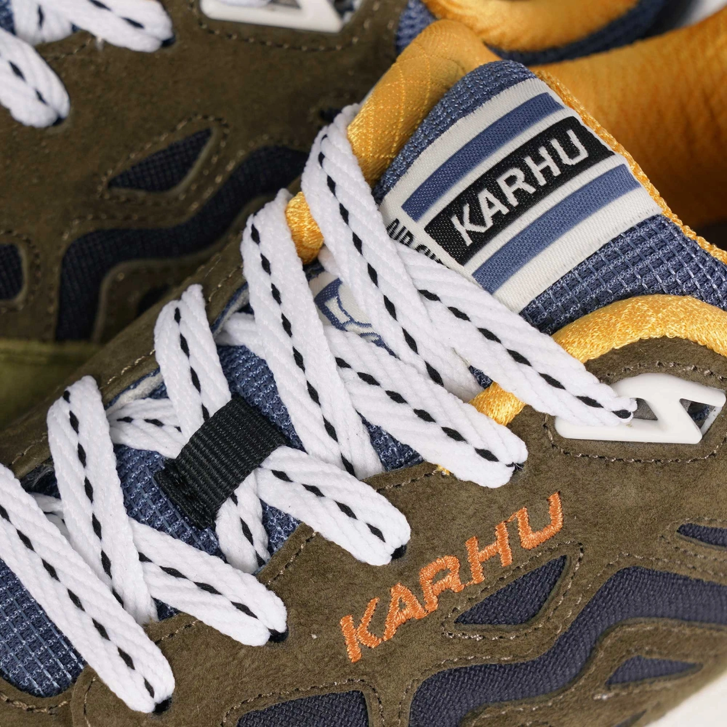 Karhu Legacy 96 "Trees Of Finland" Pack - Green Moss/India Ink 4 Karhu Legacy 96 "Trees Of Finland" Pack - Green Moss/India Ink - Image 4