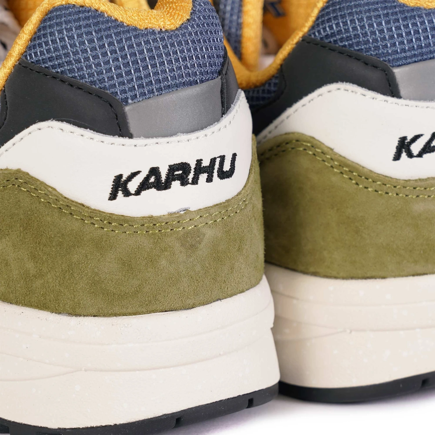 Karhu Legacy 96 "Trees Of Finland" Pack - Green Moss/India Ink 6 Karhu Legacy 96 "Trees Of Finland" Pack - Green Moss/India Ink - Image 6
