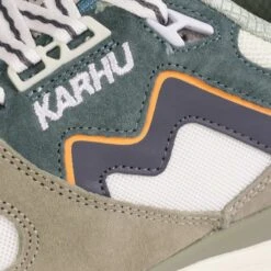 Karhu Synchron Classic - Abbey Stone/Turbulence 10 Karhu Synchron Classic - Abbey Stone/Turbulence -Stuarts Fashion Store karhu synchron classic abbey stone turbulence p58535 851591 image