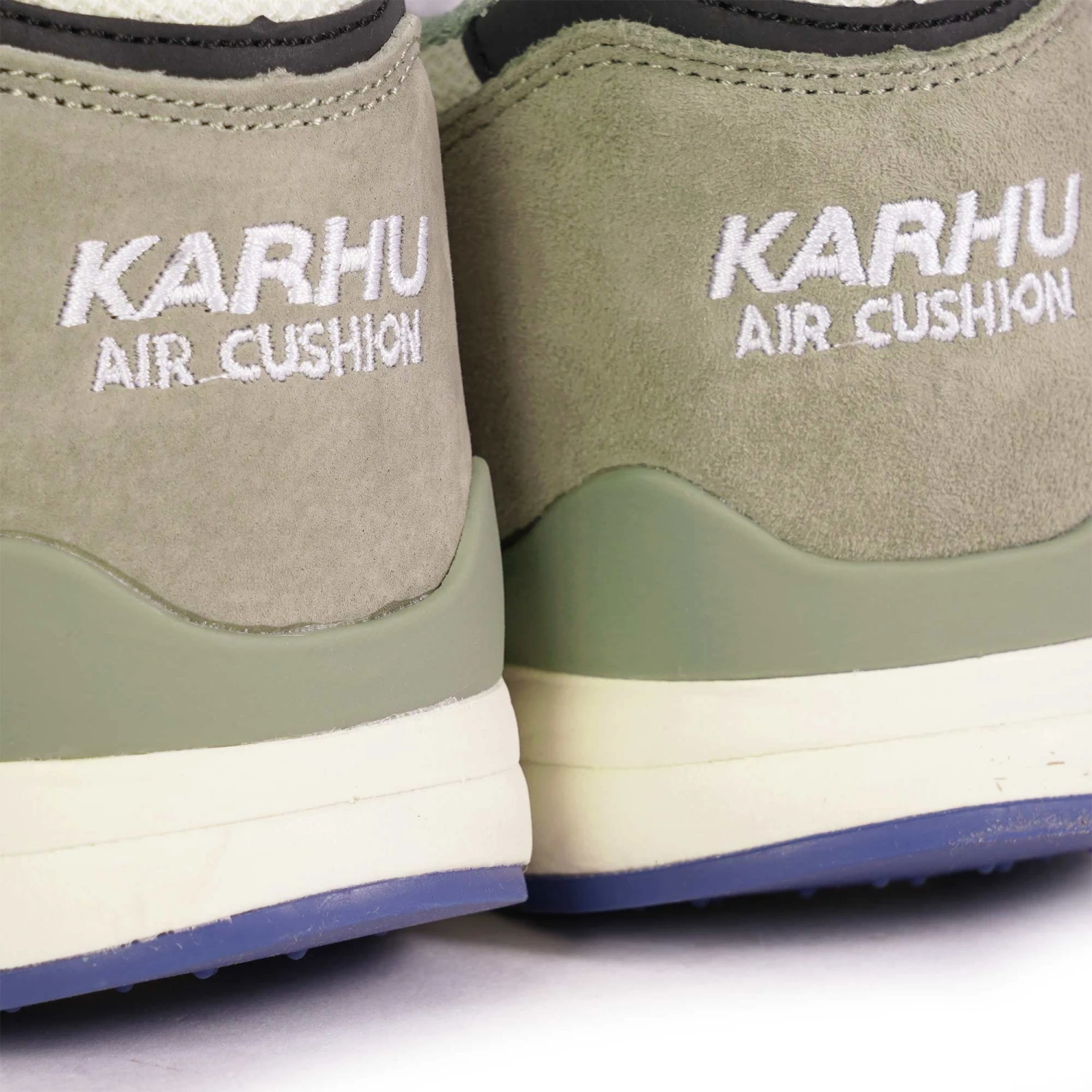 Karhu Synchron Classic - Abbey Stone/Turbulence 6 Karhu Synchron Classic - Abbey Stone/Turbulence - Image 6