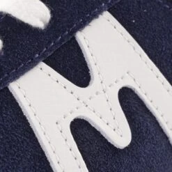 Karhu Trampas - Navy/White -Stuarts Fashion Store karhu trampas navy white p47626 575467 image