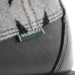 Pendleton Woolen Mills Campsides Tatanka - Black -Stuarts Fashion Store pendleton woolen mills campsides tatanka black p47846 591407 image