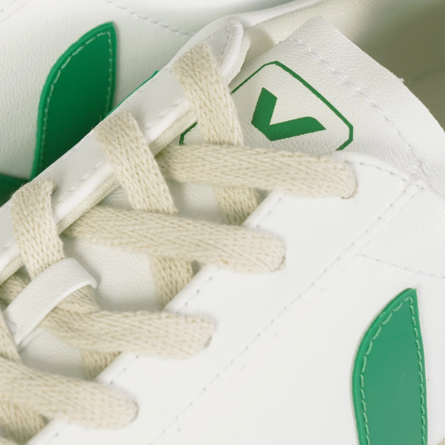 VEJA URCA CWL - White/Emeraude 4 VEJA URCA CWL - White/Emeraude - Image 4