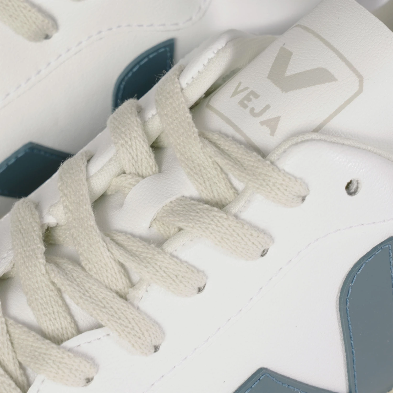 VEJA V-10 CWL - White/California 4 VEJA V-10 CWL - White/California - Image 4