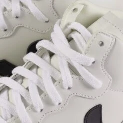 VEJA V-15 Leather - White & Black 9 VEJA V-15 Leather - White & Black -Stuarts Fashion Store veja v 15 leather white black p59413 876228 image