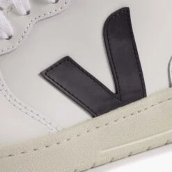 VEJA V-15 Leather - White & Black 10 VEJA V-15 Leather - White & Black -Stuarts Fashion Store veja v 15 leather white black p59413 876234 image