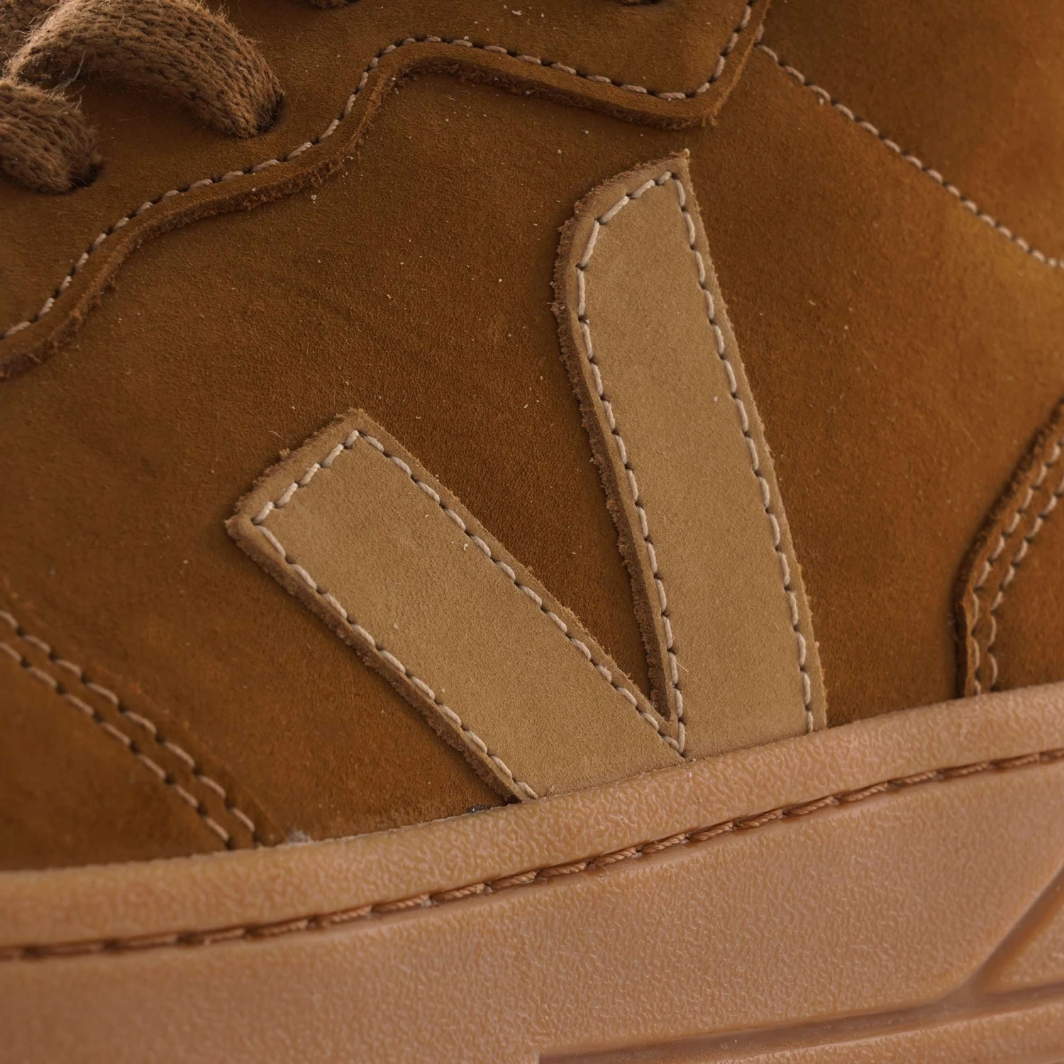 VEJA V-15 Nubuck - Camel Desert 7 VEJA V-15 Nubuck - Camel Desert - Image 7